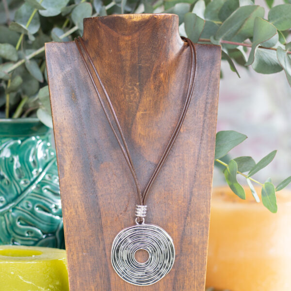 Colgante Mujer con Colgante Espiral Reversible Plata Vieja y Cuero