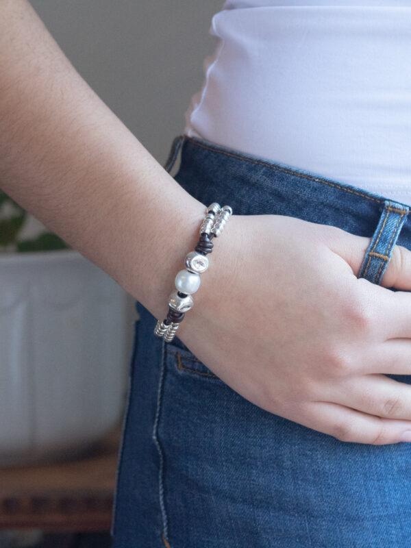 AMICHI - Pulsera de Cuero y Perla Natural de Agua Dulce