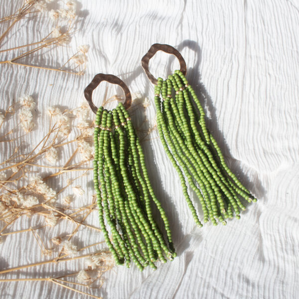 AMICHI- Pendientes Largos de Aro Dorado Mate para Mujer