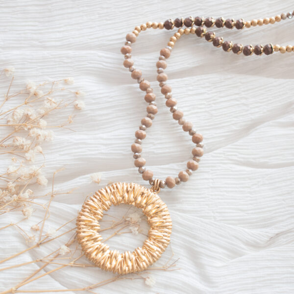 IMG_2061 AMICHI- Collar Largo de Cristal Facetado con Círculo Dorado