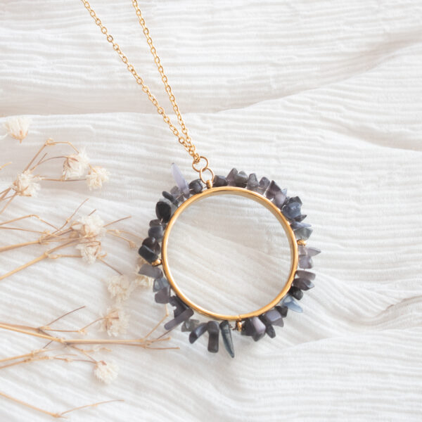 Collar de Aro con Piedras Naturales de Obsidiana Negra