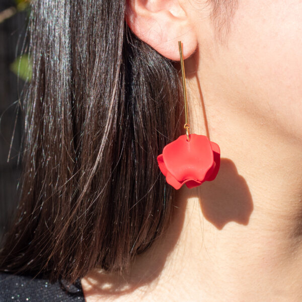 IMG_1817 Pendientes con Pétalos de Flor de Resina y Acero Inoxidable