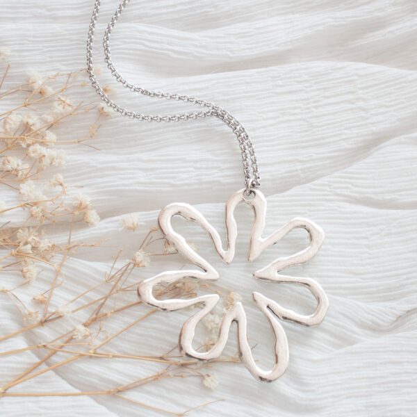 AMICHI - Collar Flor con Cadena Larga de Acero Inoxidable
