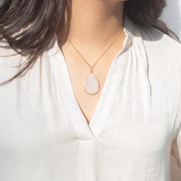 AMICHI- Collar con Piedra Natural en Forma de Gota de Agua y Cadena de Acero