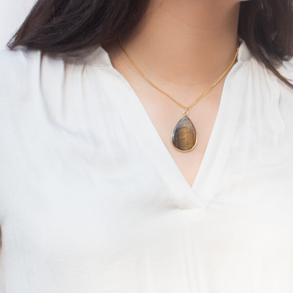 AMICHI- Collar con Piedra Natural en Forma de Gota de Agua y Cadena de Acero